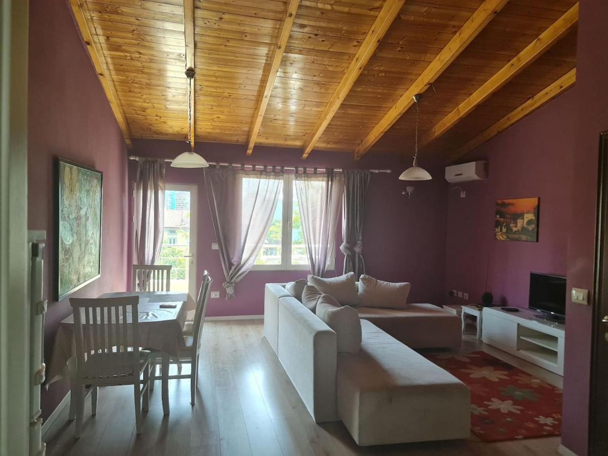 Penthahouse Shallvare Tiranë Luaran gambar