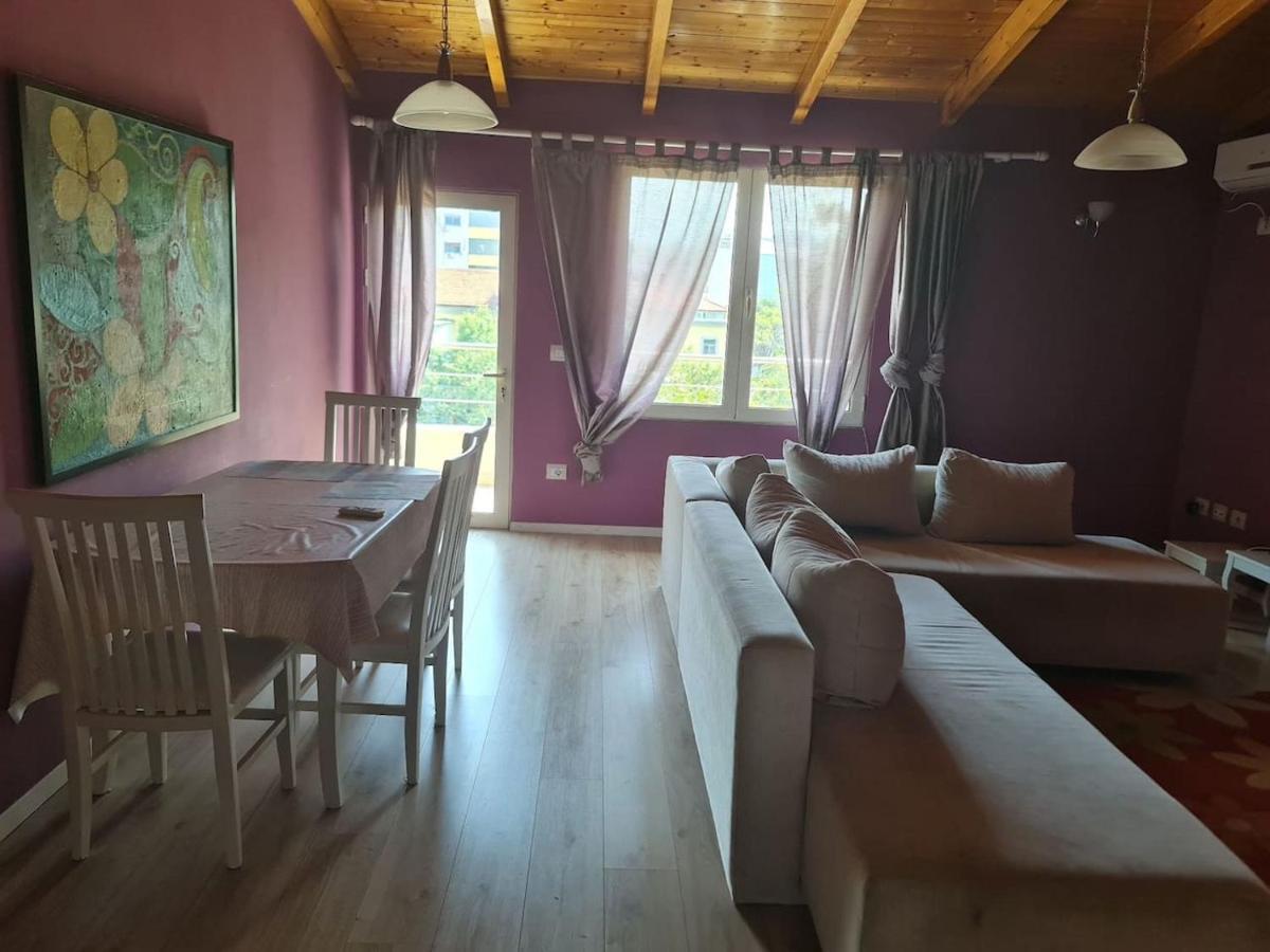 Penthahouse Shallvare Tiranë Luaran gambar