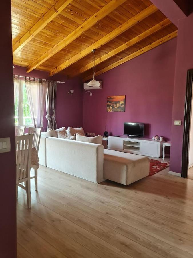 Penthahouse Shallvare Tiranë Luaran gambar