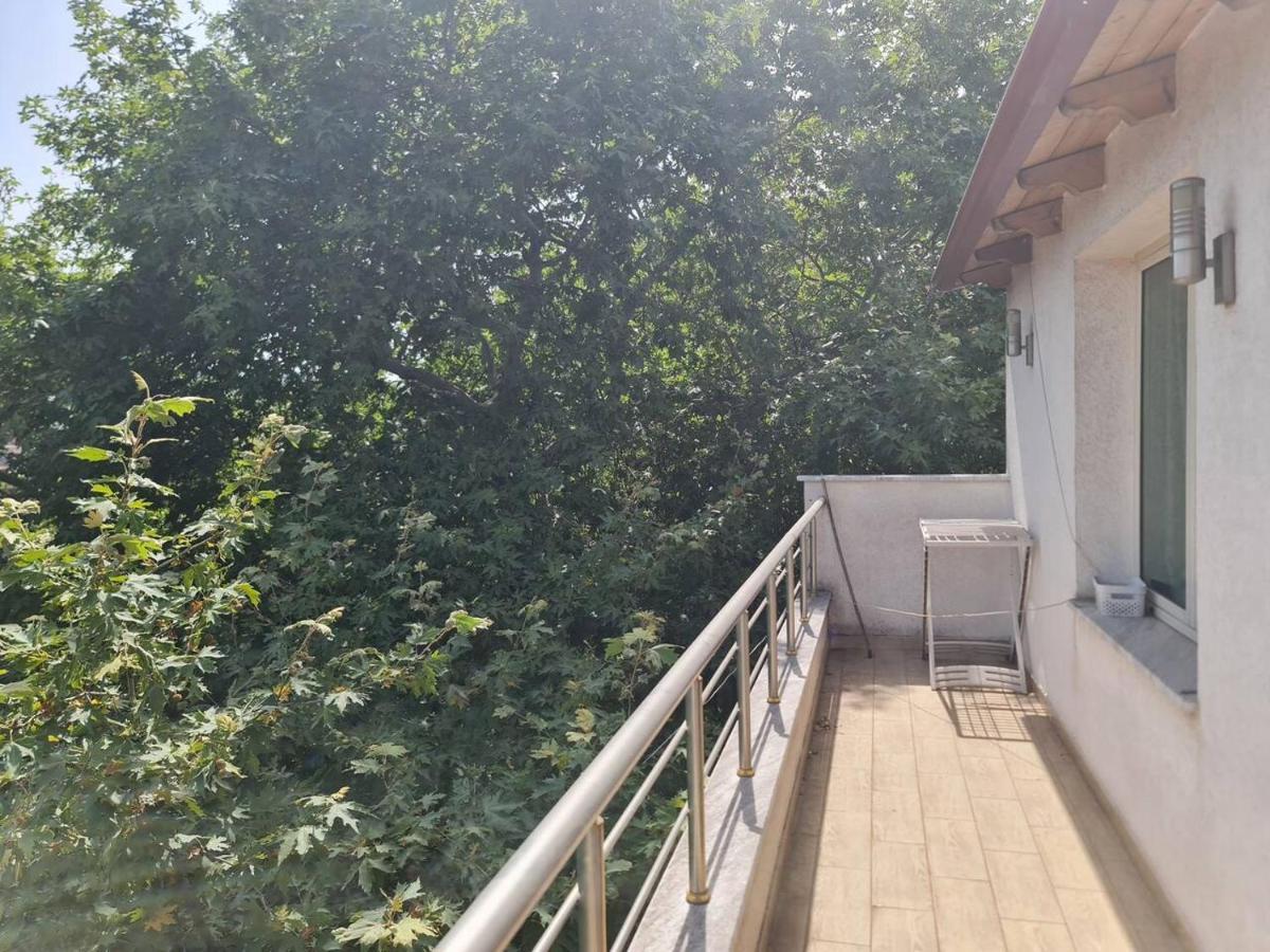 Penthahouse Shallvare Tiranë Luaran gambar